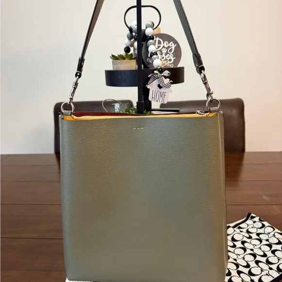 Coach Forest Green Bucket Bag w/Wallet - Picture 6 of 12